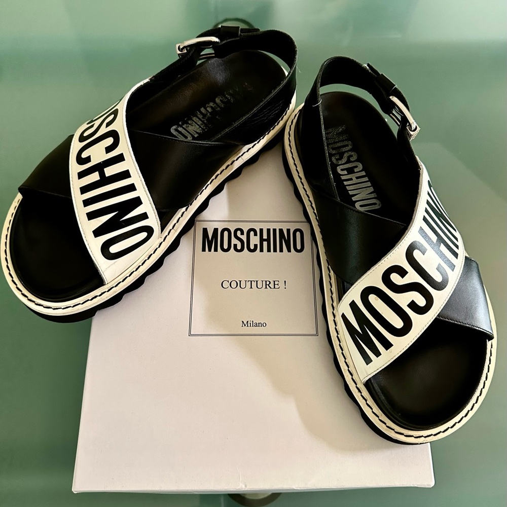 MOSCHINO
Logo Crisscross Leather Sandals size 39 (9,5/10 US) good for wide feet